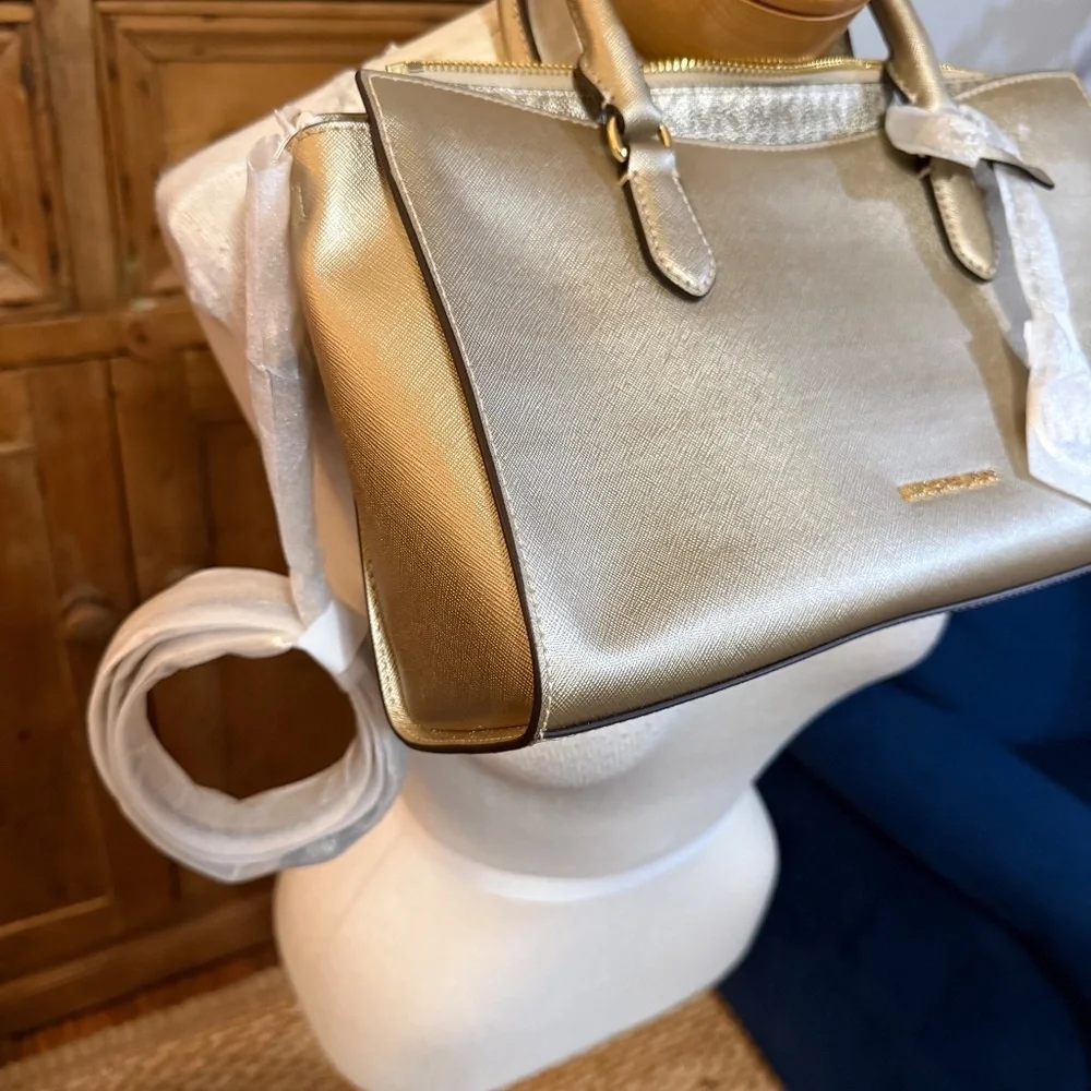 NWT Micheal Kors Medium Satchel